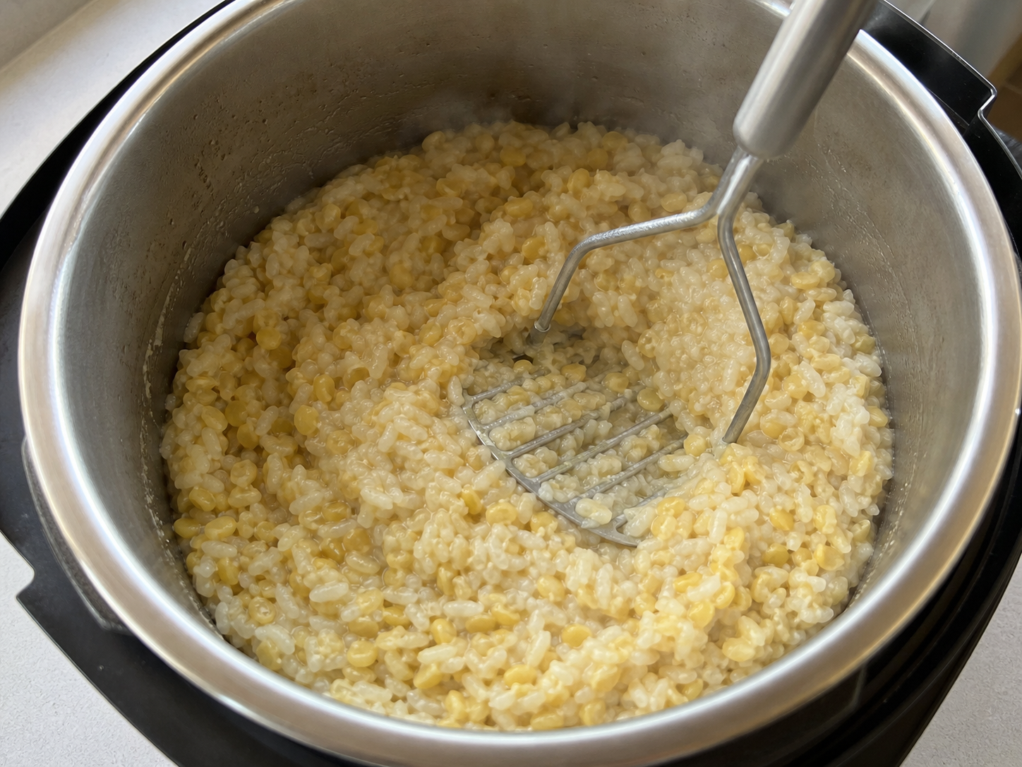 手順2: 米と豆をゆっくり炊く