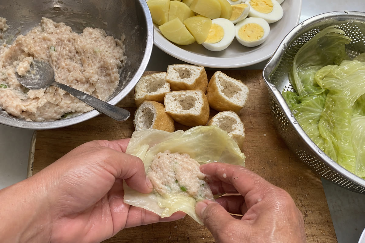 手順3: 豆腐とキャベツに詰める