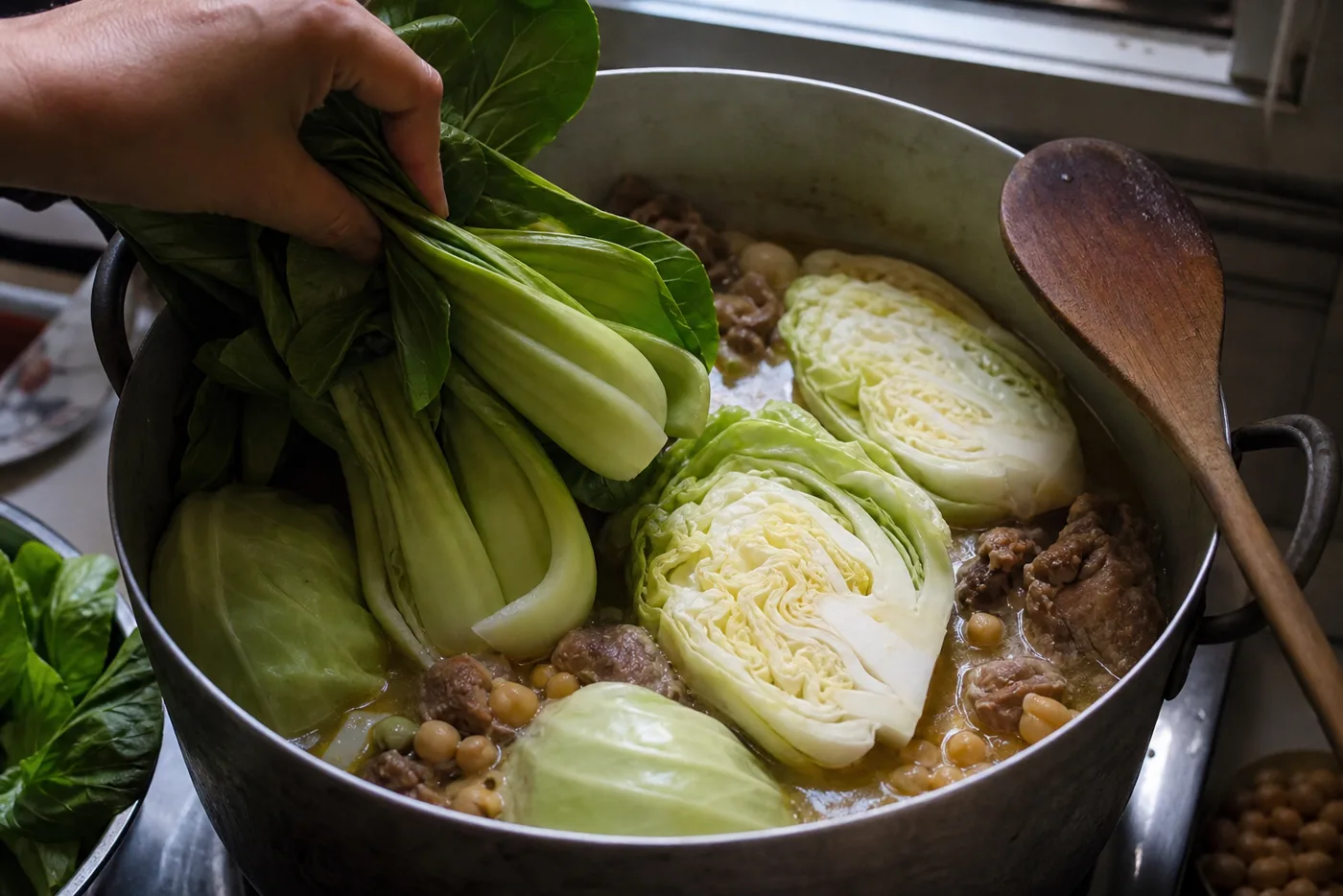 手順7: 青菜をのせて蒸らす